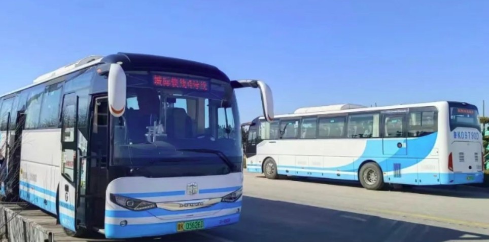 乘坐城際4號線，打卡布魯維斯、那香海、海草部落，連線貓頭山、火炬八街。